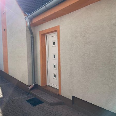 Apartman Marta Banka Zewnętrze zdjęcie