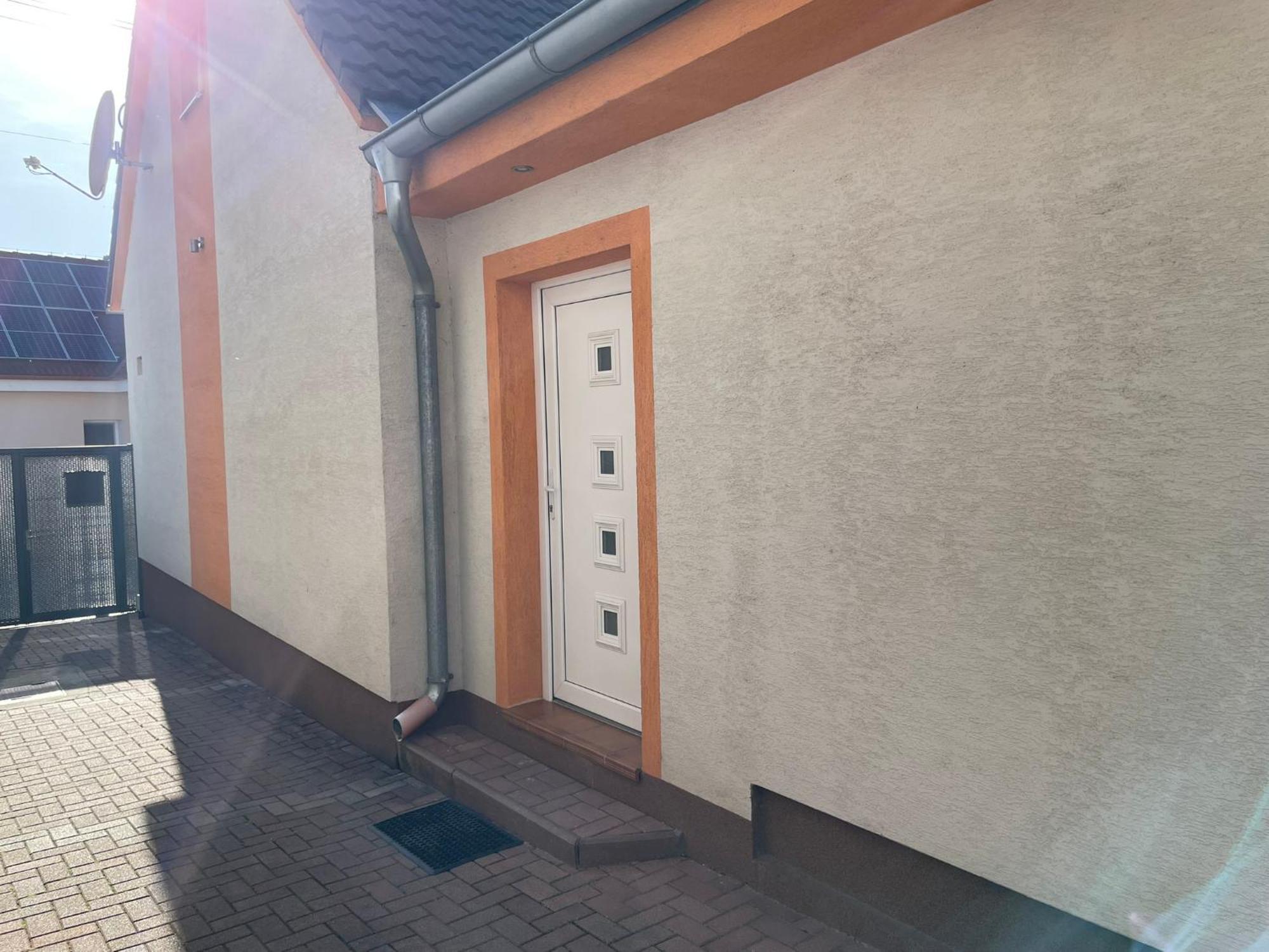Apartman Marta Banka Zewnętrze zdjęcie