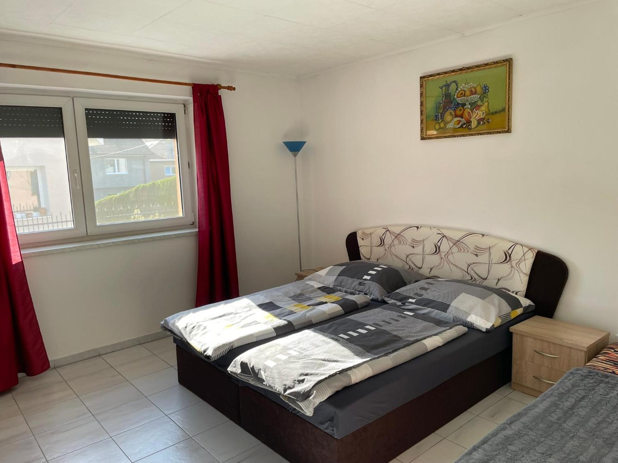 Apartman Marta Banka Zewnętrze zdjęcie