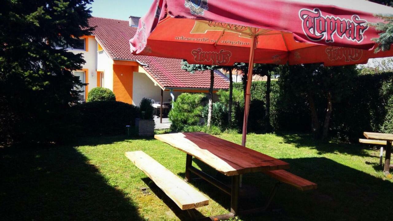 Apartman Marta Banka Zewnętrze zdjęcie