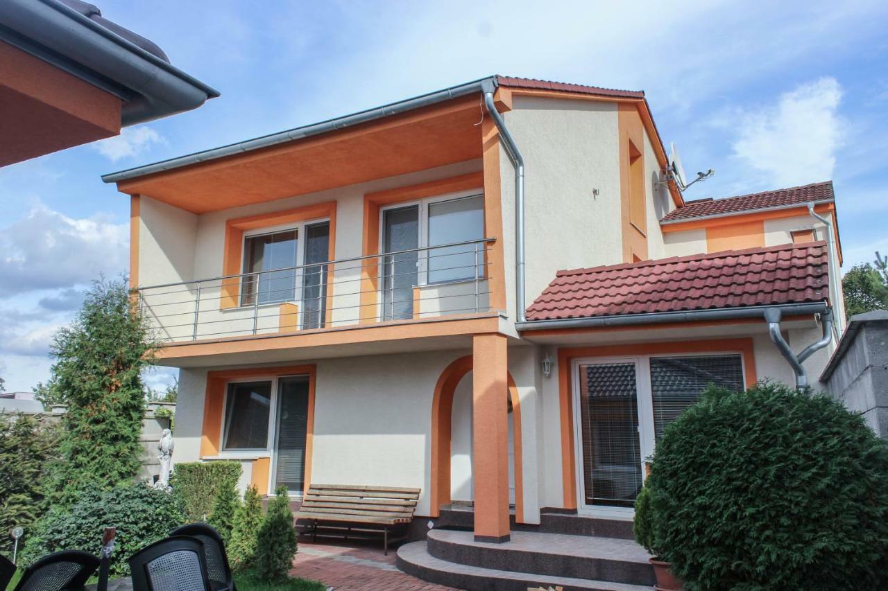 Apartman Marta Banka Zewnętrze zdjęcie