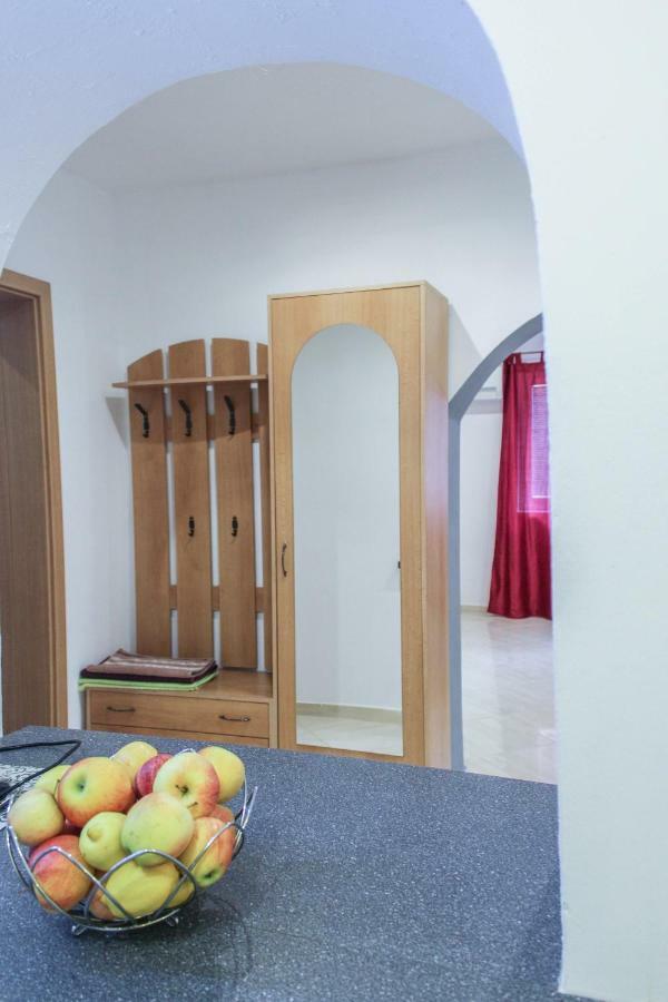 Apartman Marta Banka Zewnętrze zdjęcie